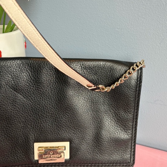 Kate Spade Black Leather Envelope Crossbody Purse w/ Gold Chain Strap EUC - Picture 5 of 10
